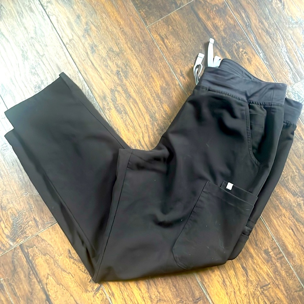 FIGS Yola black scrub pants, size large